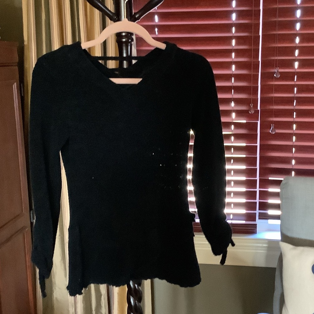 Elegant Black Women's Top Ptp: 16.5”
